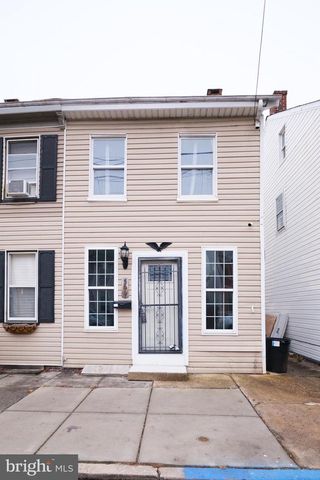 566 W PHILADELPHIA ST, York, PA 17401