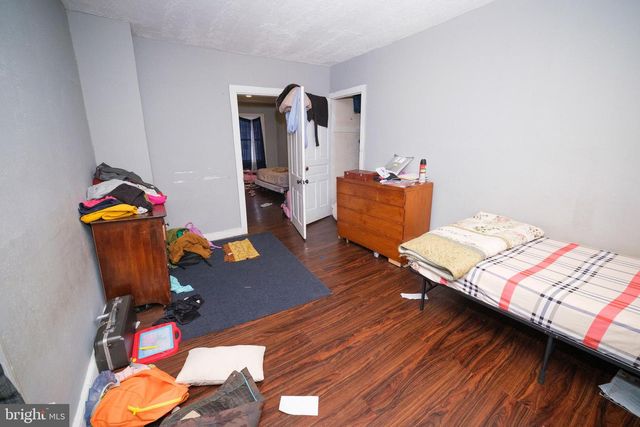 566 W PHILADELPHIA ST, York, PA 17401