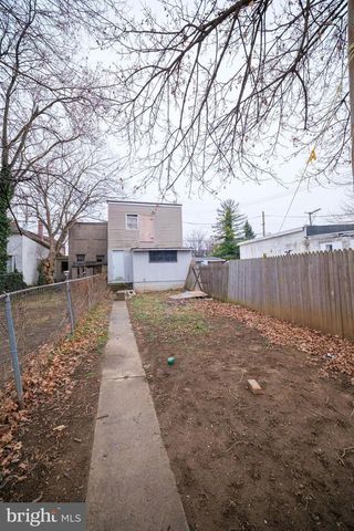 566 W PHILADELPHIA ST, York, PA 17401