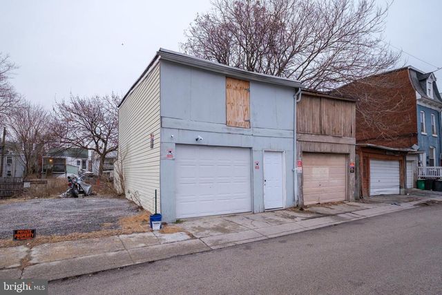 566 W PHILADELPHIA ST, York, PA 17401