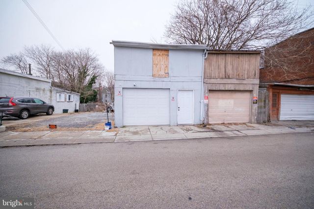 566 W PHILADELPHIA ST, York, PA 17401