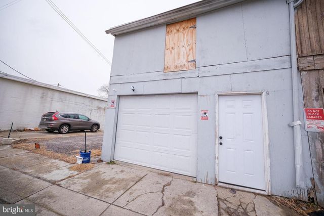 566 W PHILADELPHIA ST, York, PA 17401