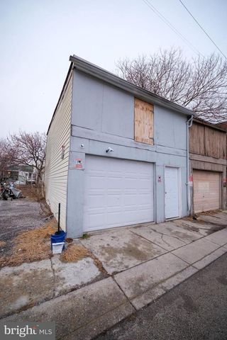 566 W PHILADELPHIA ST, York, PA 17401