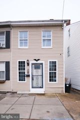 566 W PHILADELPHIA ST, York, PA 17401