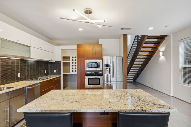 2913 Reagan Street, Dallas, TX 75219