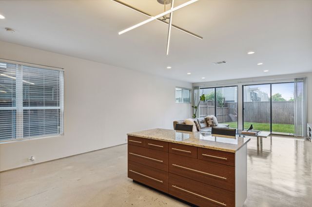 2913 Reagan Street, Dallas, TX 75219