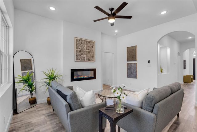 1323 S Montgomery, Sherman, TX 75090