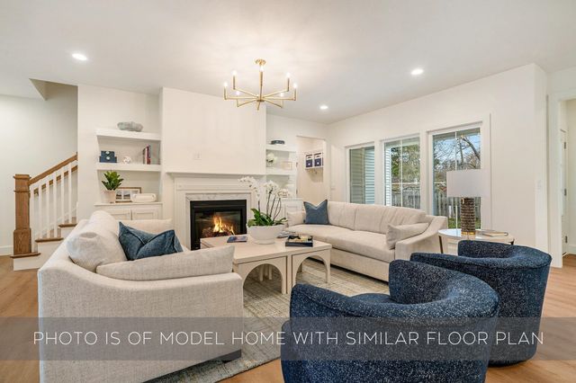 739 N Twyckenham Drive, South Bend, IN 46617