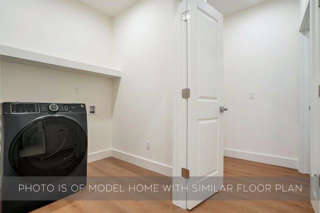 739 N Twyckenham Drive, South Bend, IN 46617