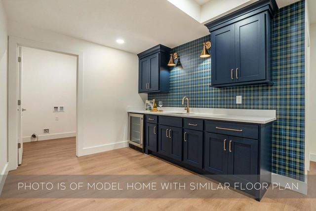 739 N Twyckenham Drive, South Bend, IN 46617