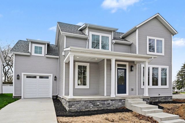 739 N Twyckenham Drive, South Bend, IN 46617