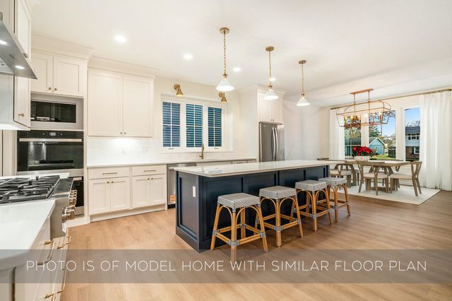 739 N Twyckenham Drive, South Bend, IN 46617