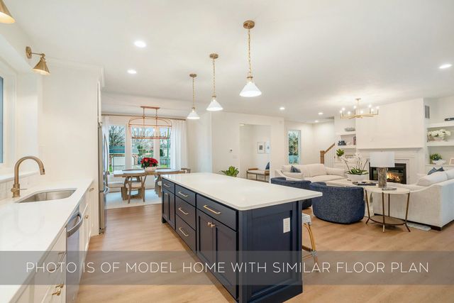 739 N Twyckenham Drive, South Bend, IN 46617