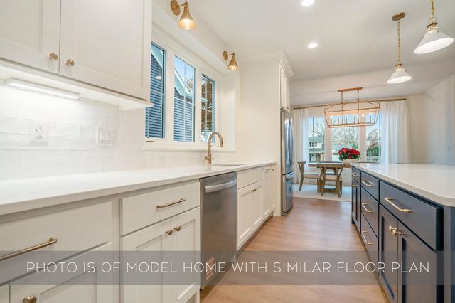 739 N Twyckenham Drive, South Bend, IN 46617