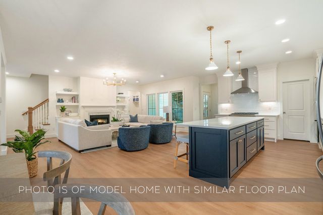 739 N Twyckenham Drive, South Bend, IN 46617