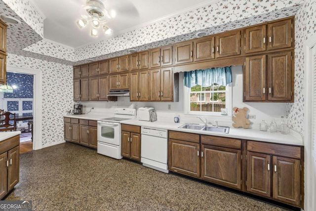121 W Candler Street, Winder, GA 30680