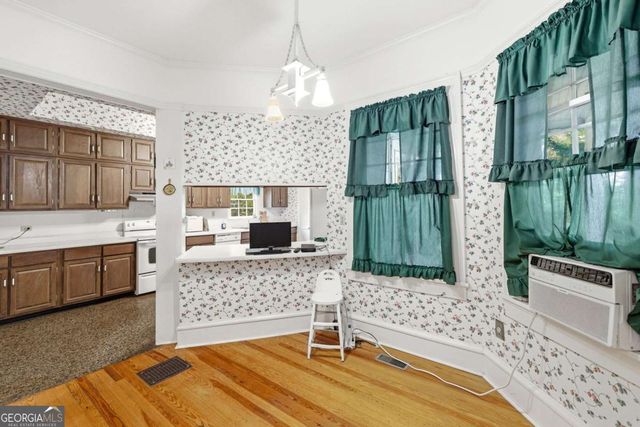 121 W Candler Street, Winder, GA 30680