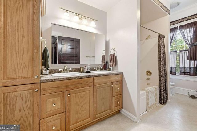 121 W Candler Street, Winder, GA 30680