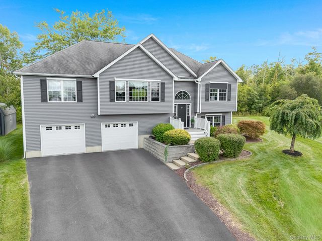 27 Frieda Lane, Poughkeepsie, NY 12603