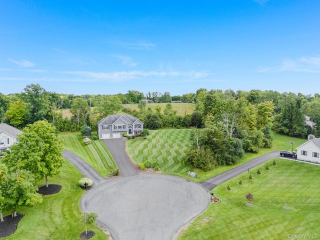 27 Frieda Lane, Poughkeepsie, NY 12603