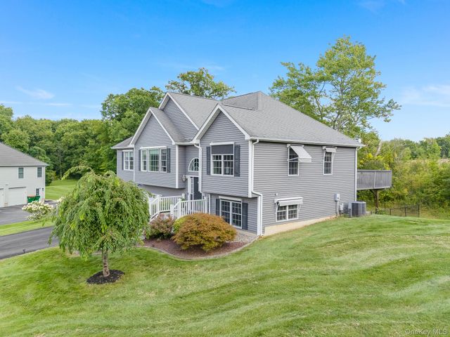 27 Frieda Lane, Poughkeepsie, NY 12603