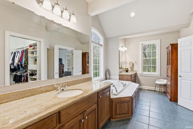 10210 Snowy Owl Lane, Roanoke, IN 46783