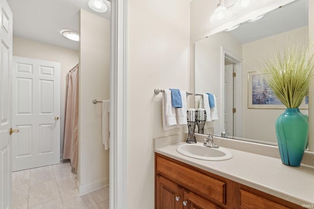 10210 Snowy Owl Lane, Roanoke, IN 46783