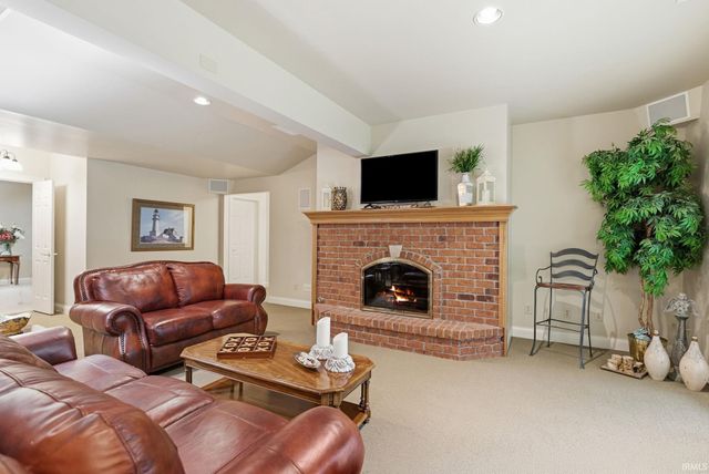 10210 Snowy Owl Lane, Roanoke, IN 46783