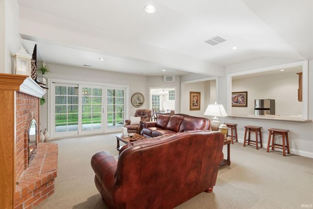 10210 Snowy Owl Lane, Roanoke, IN 46783