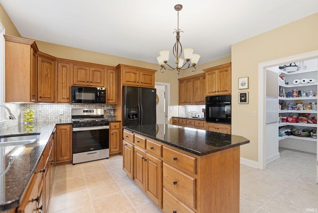 10210 Snowy Owl Lane, Roanoke, IN 46783