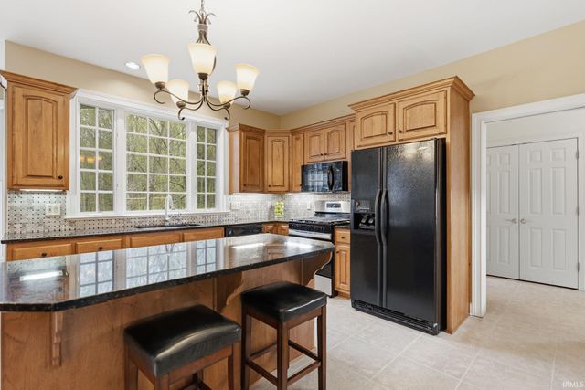 10210 Snowy Owl Lane, Roanoke, IN 46783