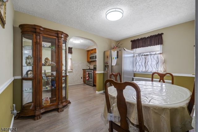 32 Rosalie St, Fair Lawn Boro, NJ 07410