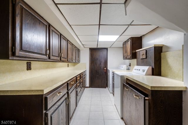 32 Rosalie St, Fair Lawn Boro, NJ 07410