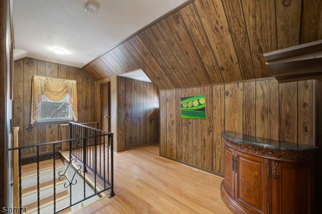 32 Rosalie St, Fair Lawn Boro, NJ 07410