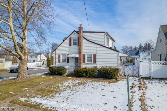 32 Rosalie St, Fair Lawn Boro, NJ 07410