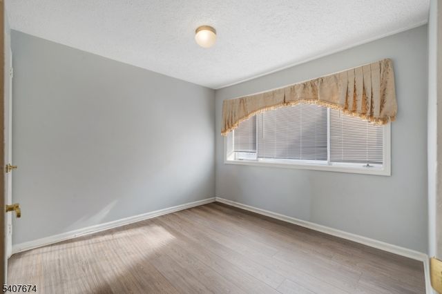 32 Rosalie St, Fair Lawn Boro, NJ 07410