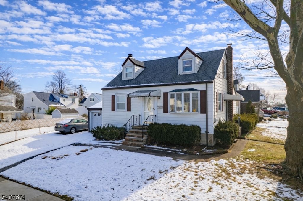 32 Rosalie St, Fair Lawn Boro, NJ 07410