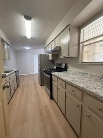 2202 Donahue LN A, Austin, TX 78744
