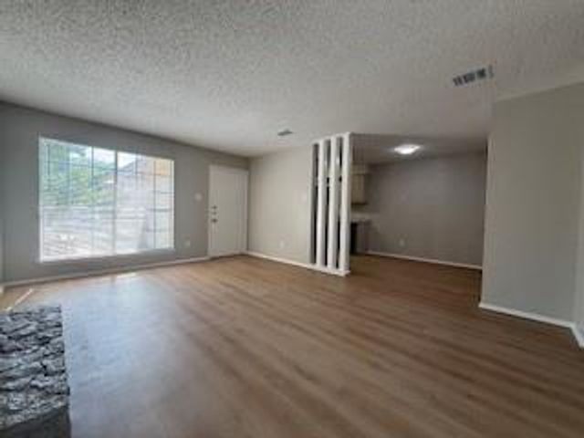 2202 Donahue LN A, Austin, TX 78744
