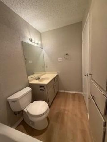 2202 Donahue LN A, Austin, TX 78744