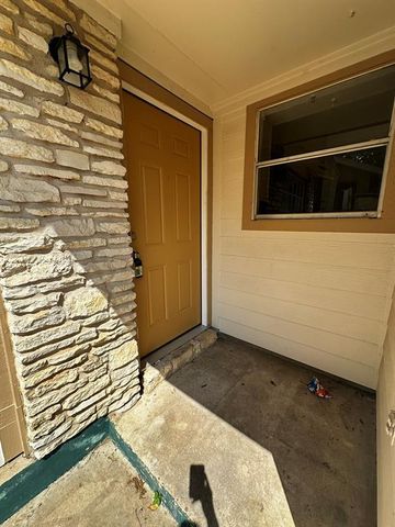 2202 Donahue LN A, Austin, TX 78744