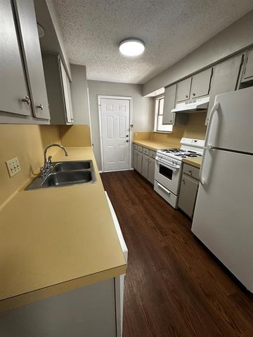 2202 Donahue LN A, Austin, TX 78744