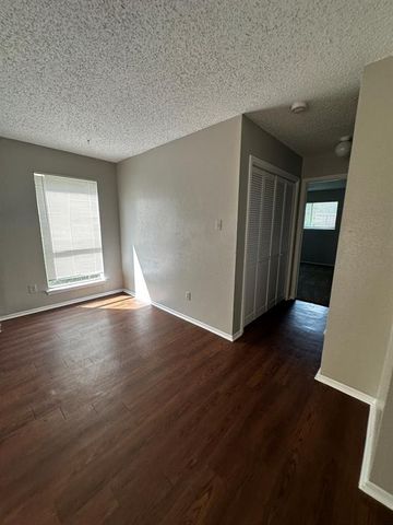 2202 Donahue LN A, Austin, TX 78744