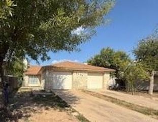 2202 Donahue LN A, Austin, TX 78744