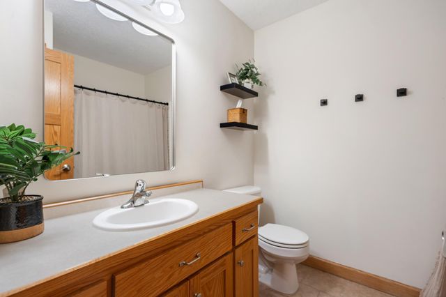 6051 Goodview Trail N, Hugo, MN 55038