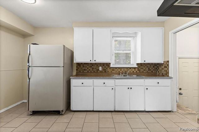 20550 Tireman Street, Detroit, MI 48228