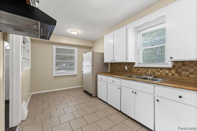 20550 Tireman Street, Detroit, MI 48228