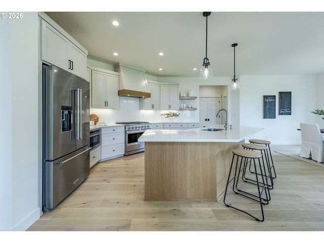 88368 JESSIE JAMES Ln, Veneta, OR 97487
