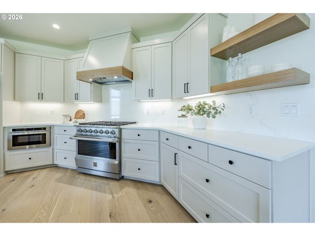 88368 JESSIE JAMES Ln, Veneta, OR 97487