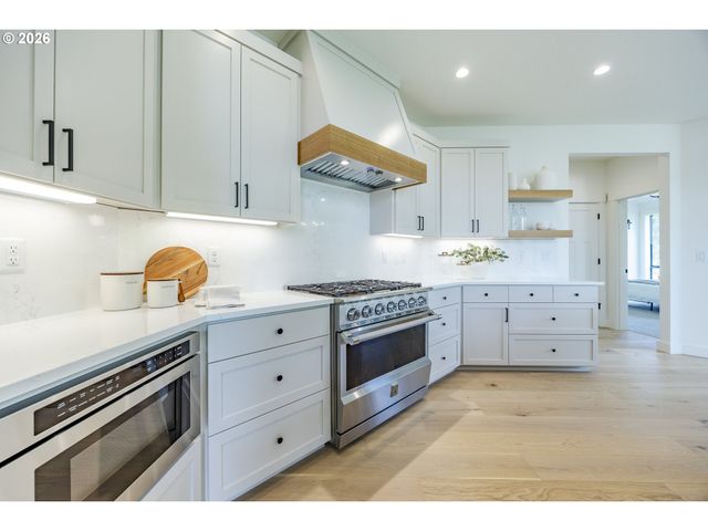 88368 JESSIE JAMES Ln, Veneta, OR 97487